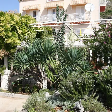 Apartment And Nikola 1 Mlini